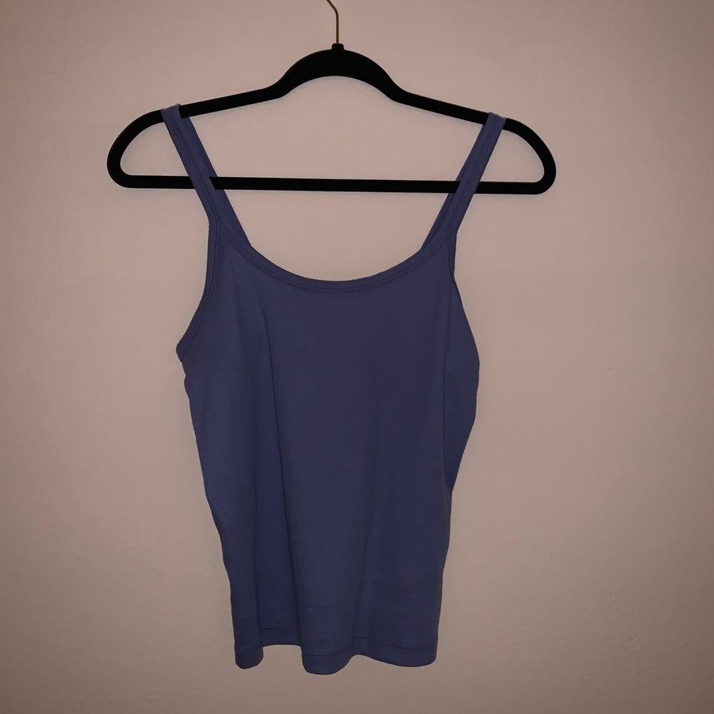 blue tank top
